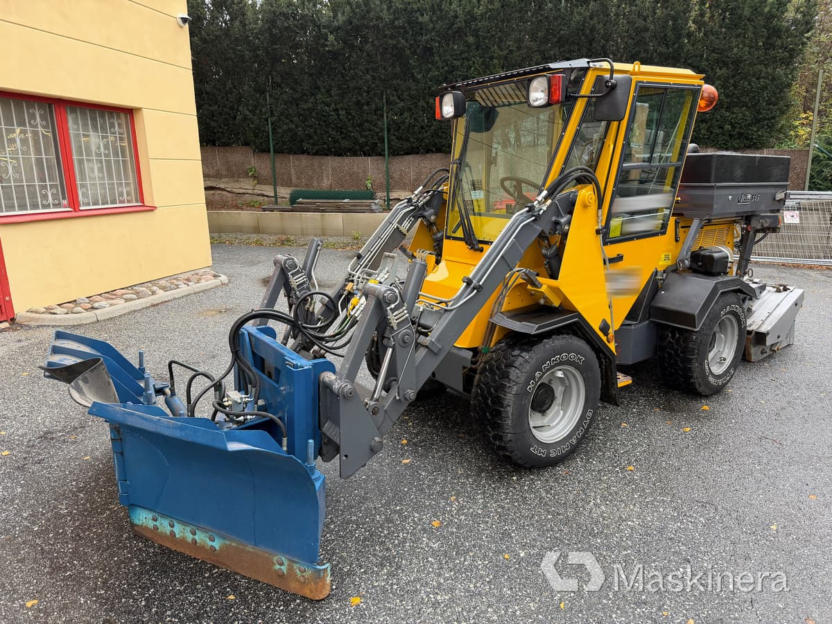 Redskapsbärare Wille 345 med snöutrustning - Utilaj deszăpezire: Foto 1 Redskapsbärare Wille 345 med snöutrustning - Utilaj deszăpezire: Foto 1