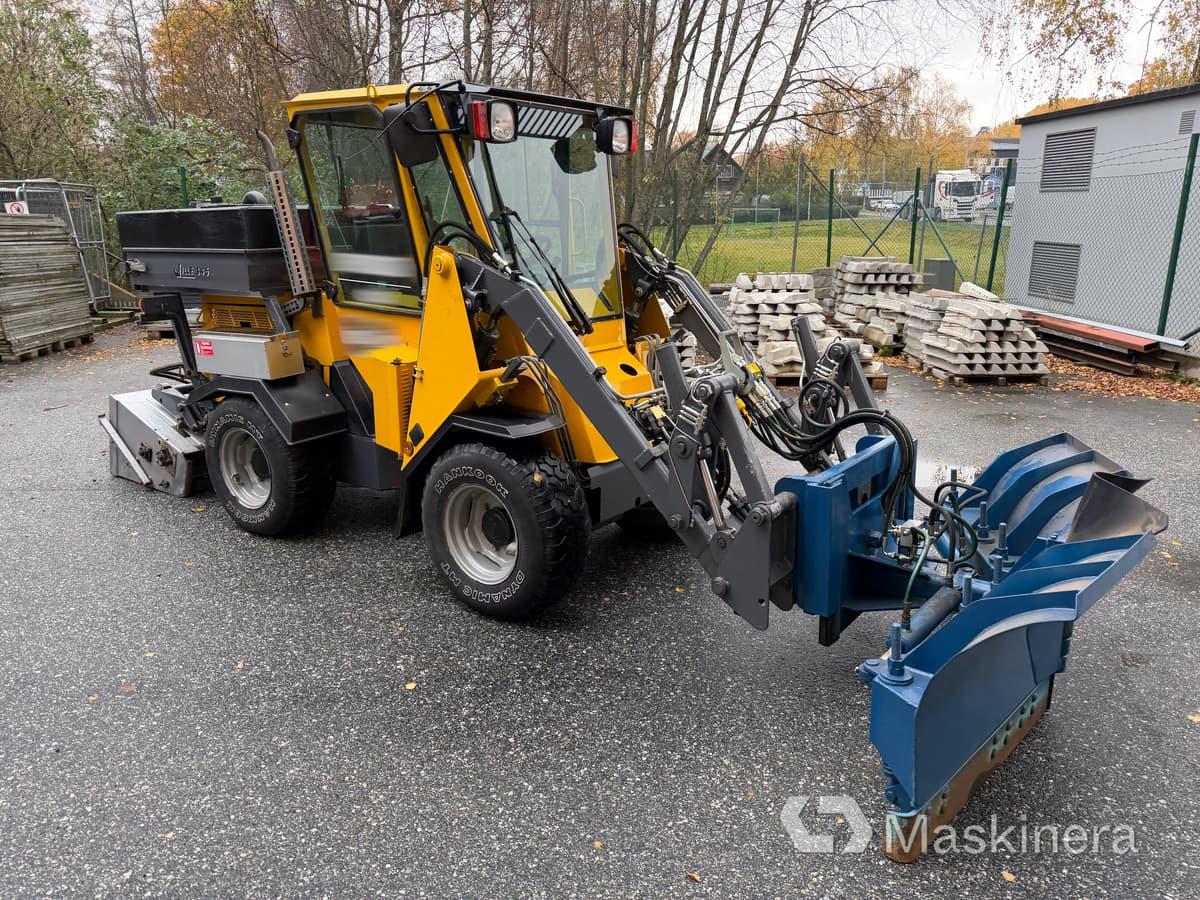 Redskapsbärare Wille 345 med snöutrustning - Utilaj deszăpezire: Foto 3 Redskapsbärare Wille 345 med snöutrustning - Utilaj deszăpezire: Foto 3