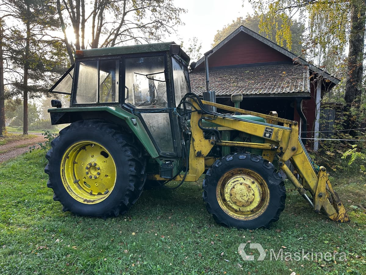 Traktor John Deere 2130 (Rep.objekt) - Tractor agricol: Foto 2 Traktor John Deere 2130 (Rep.objekt) - Tractor agricol: Foto 2