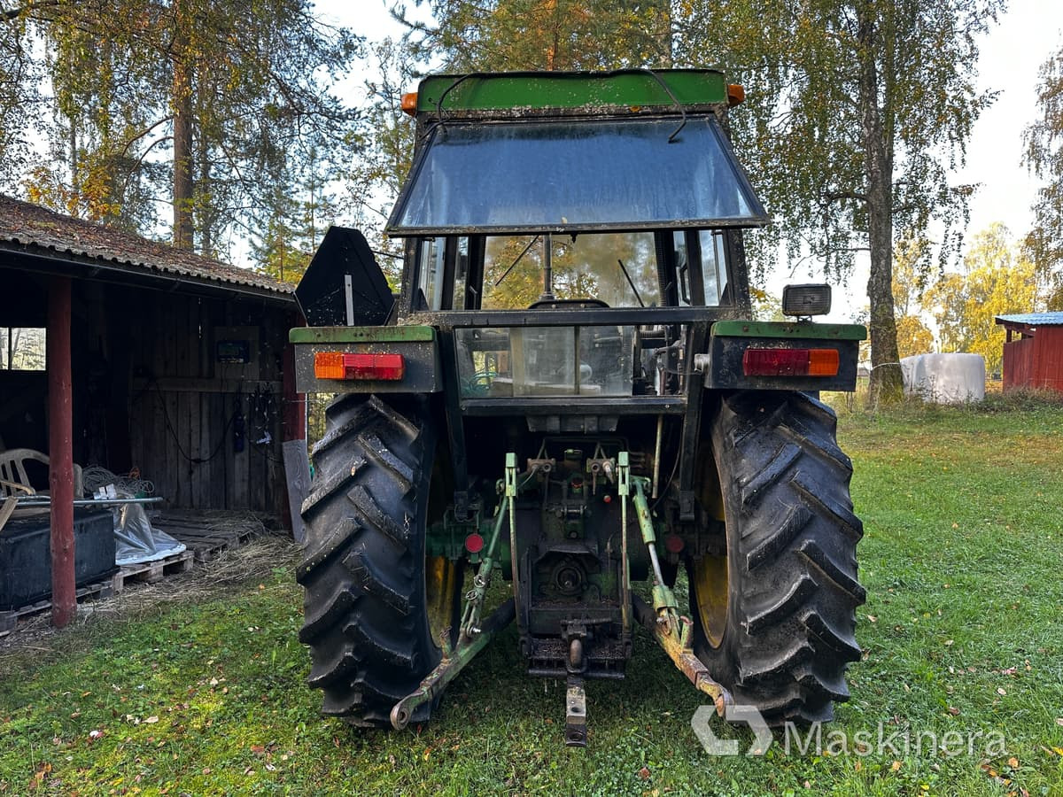 Traktor John Deere 2130 (Rep.objekt) - Tractor agricol: Foto 3 Traktor John Deere 2130 (Rep.objekt) - Tractor agricol: Foto 3
