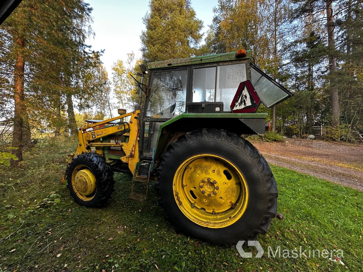 Traktor John Deere 2130 (Rep.objekt) - Tractor agricol: Foto 4 Traktor John Deere 2130 (Rep.objekt) - Tractor agricol: Foto 4