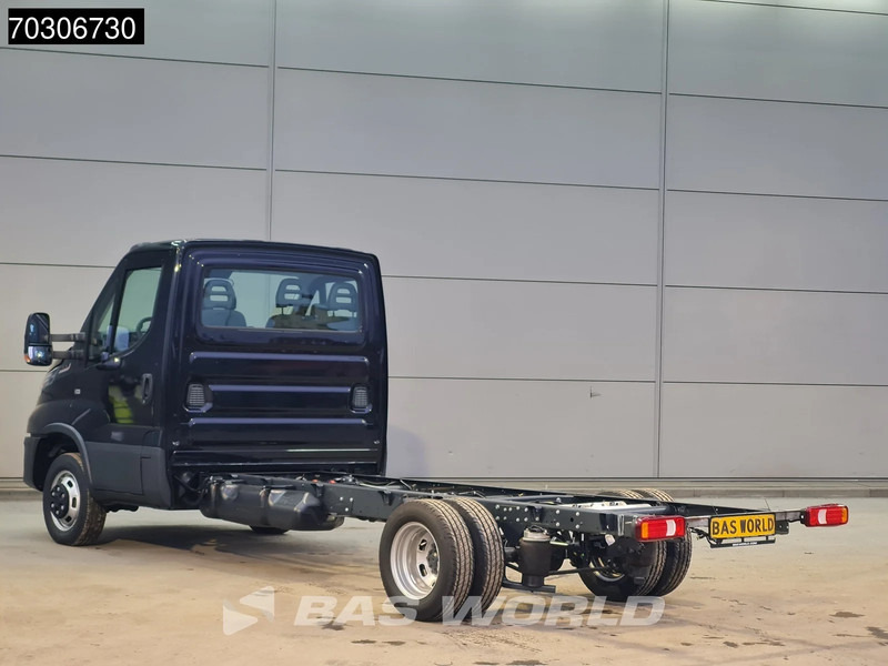 Iveco Daily 35C18 3.0L Automaat Luchtvering 410WB Chassis Cabine LED Navi Airco Cruise Euro6 Chassis Fahrgestell Airco Cruise control - Autoutilitară: Foto 2 Iveco Daily 35C18 3.0L Automaat Luchtvering 410WB Chassis Cabine LED Navi Airco Cruise Euro6 Chassis Fahrgestell Airco Cruise control - Autoutilitară: Foto 2