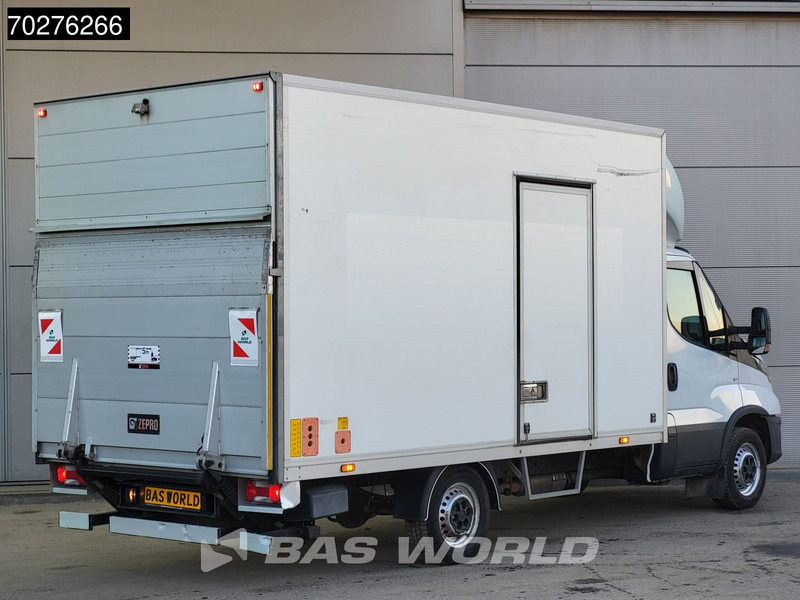 Iveco Daily 35S14 Automaat Laadklep Bakwagen Zijdeur Airco Cruise Meubelbak Koffer Airco Cruise control - Autoutilitară box: Foto 5 Iveco Daily 35S14 Automaat Laadklep Bakwagen Zijdeur Airco Cruise Meubelbak Koffer Airco Cruise control - Autoutilitară box: Foto 5
