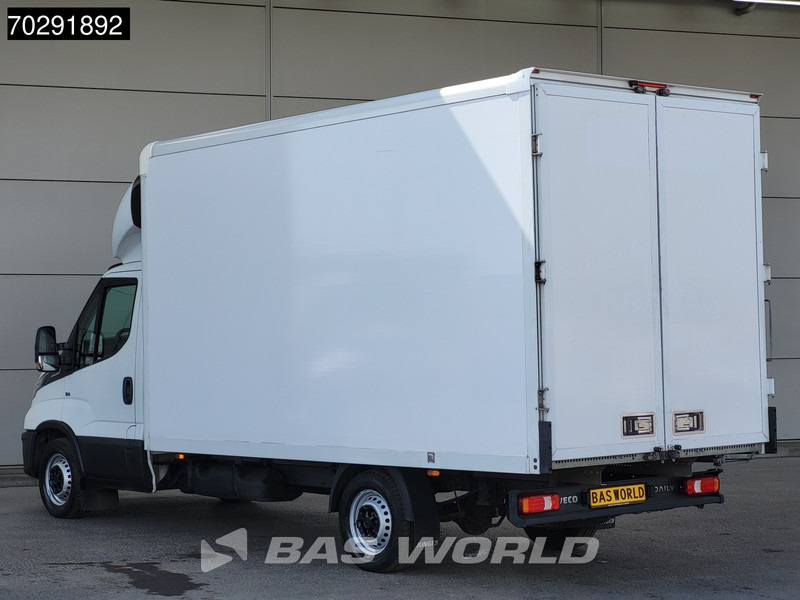 Iveco Daily 35S16 Automaat Bakwagen Achterdeuren 160PK Airco Camera Euro6 Meubelbak Koffer 21m3 Airco - Autoutilitară box: Foto 2 Iveco Daily 35S16 Automaat Bakwagen Achterdeuren 160PK Airco Camera Euro6 Meubelbak Koffer 21m3 Airco - Autoutilitară box: Foto 2