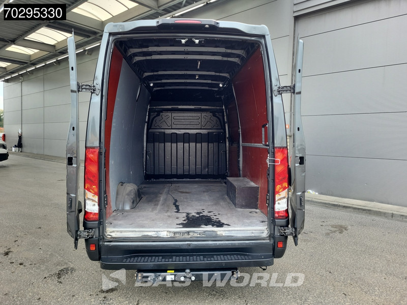 Iveco Daily 35S18 3.0L 180PK Automaat L2H2 LED ACC Navi 3.5t trekhaak Airco L2 12m3 Airco Trekhaak - Dubă: Foto 3 Iveco Daily 35S18 3.0L 180PK Automaat L2H2 LED ACC Navi 3.5t trekhaak Airco L2 12m3 Airco Trekhaak - Dubă: Foto 3