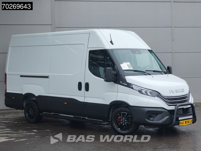 Iveco Daily 35S21 3.0L Automaat Black Edition 2025 model L2H2 Trekhaak Tacho ACC LED CarPlay Velgen Camera 12m3 Airco Trekhaak - Dubă: Foto 5 Iveco Daily 35S21 3.0L Automaat Black Edition 2025 model L2H2 Trekhaak Tacho ACC LED CarPlay Velgen Camera 12m3 Airco Trekhaak - Dubă: Foto 5