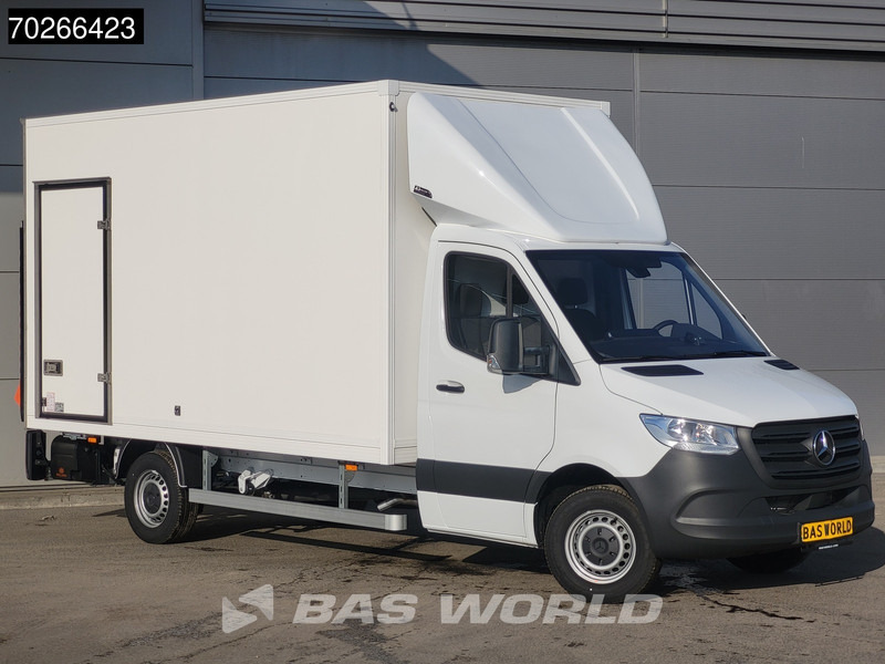 Mercedes-Benz Sprinter 317 CDI Automaat Laadklep Zijdeur Bakwagen Navi Airco Cruise MBUX Euro6 Meubelbak Koffer 12m3 Airco Cruise control - Autoutilitară box: Foto 5 Mercedes-Benz Sprinter 317 CDI Automaat Laadklep Zijdeur Bakwagen Navi Airco Cruise MBUX Euro6 Meubelbak Koffer 12m3 Airco Cruise control - Autoutilitară box: Foto 5