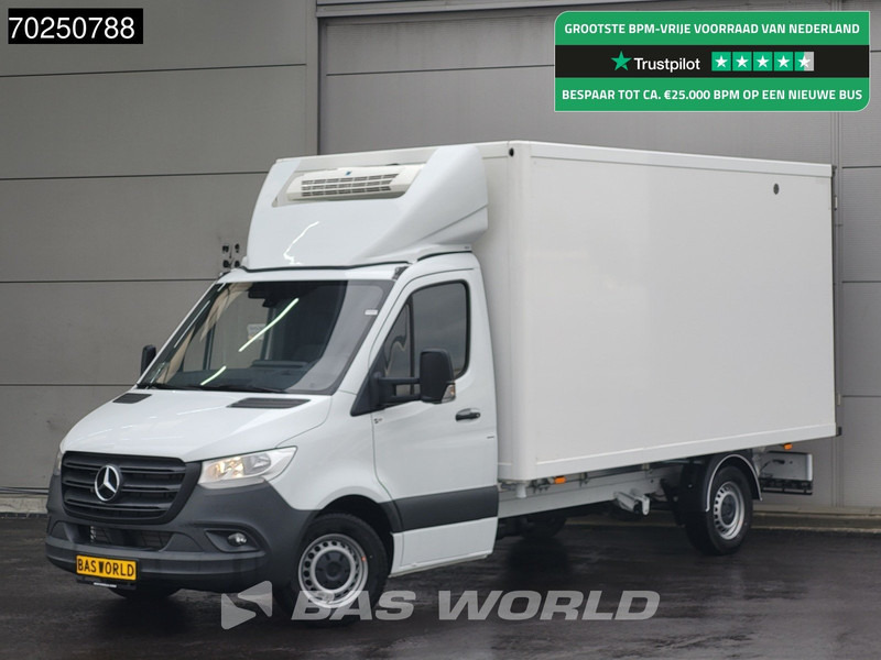 Mercedes-Benz Sprinter 317 CDI Koelwagen Automaat Zijdeur 2025-Model Thermo King V-300max 230v-Stekker 170PK Airco Cruise MBUX CarPlay Euro6 Koel Koele - Autoutilitară frigorifica: Foto 1 Mercedes-Benz Sprinter 317 CDI Koelwagen Automaat Zijdeur 2025-Model Thermo King V-300max 230v-Stekker 170PK Airco Cruise MBUX CarPlay Euro6 Koel Koele - Autoutilitară frigorifica: Foto 1