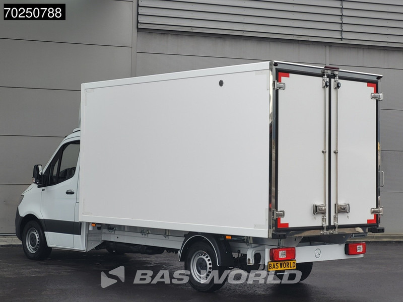 Mercedes-Benz Sprinter 317 CDI Koelwagen Automaat Zijdeur 2025-Model Thermo King V-300max 230v-Stekker 170PK Airco Cruise MBUX CarPlay Euro6 Koel Koele - Autoutilitară frigorifica: Foto 3 Mercedes-Benz Sprinter 317 CDI Koelwagen Automaat Zijdeur 2025-Model Thermo King V-300max 230v-Stekker 170PK Airco Cruise MBUX CarPlay Euro6 Koel Koele - Autoutilitară frigorifica: Foto 3