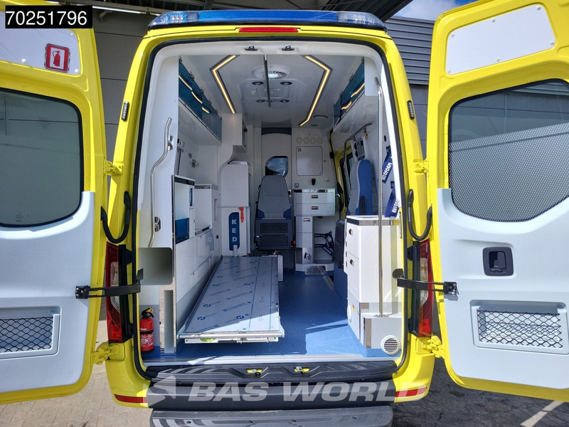 Mercedes-Benz Sprinter 319 CDI Automaat L2H2 New! Ambulance Ziekenwagen Rettungswagen Krankenwagen 10m3 Airco Cruise control - Ambulanță: Foto 3 Mercedes-Benz Sprinter 319 CDI Automaat L2H2 New! Ambulance Ziekenwagen Rettungswagen Krankenwagen 10m3 Airco Cruise control - Ambulanță: Foto 3