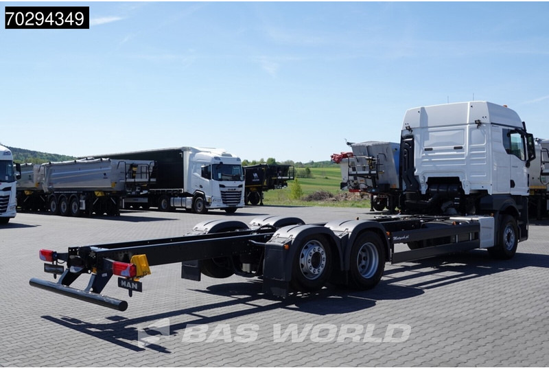 MAN TGX 26.520 TGX 6X2 Lift-Steering Axle Euro 6 - Camion şasiu: Foto 5 MAN TGX 26.520 TGX 6X2 Lift-Steering Axle Euro 6 - Camion şasiu: Foto 5