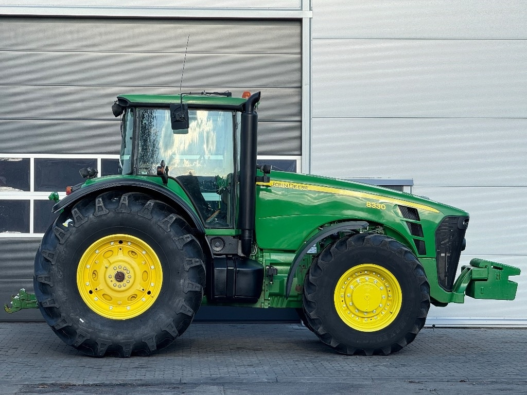 John Deere 8330 AutoPower - Tractor agricol: Foto 4 John Deere 8330 AutoPower - Tractor agricol: Foto 4