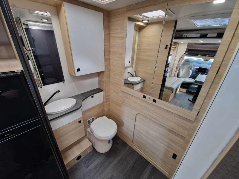 Chausson 640 First Line Ford - Autorulotă semi-integrată: Foto 5 Chausson 640 First Line Ford - Autorulotă semi-integrată: Foto 5