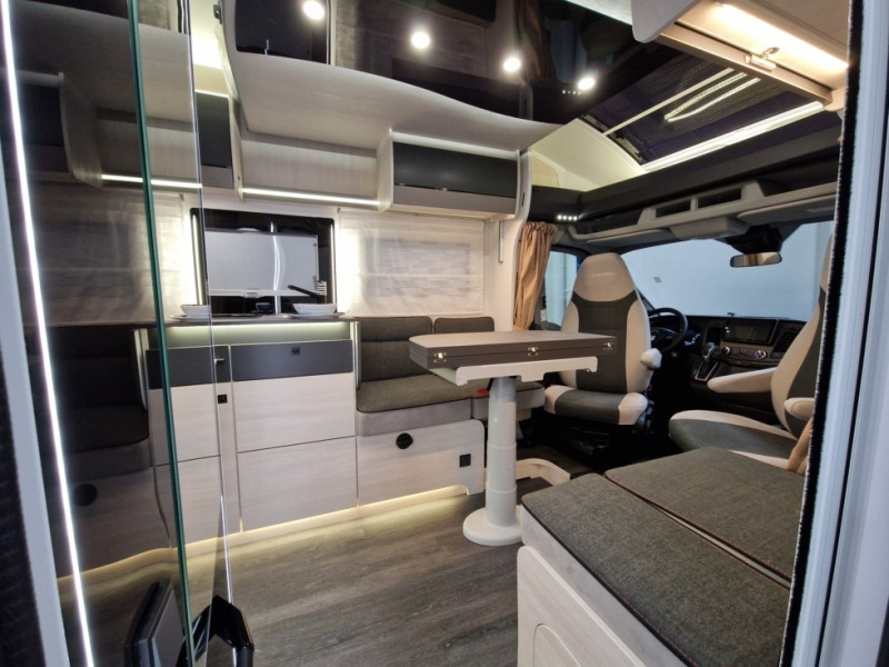 Chausson 788 Titanium Ultimate Ford M24 - Autorulotă semi-integrată: Foto 4 Chausson 788 Titanium Ultimate Ford M24 - Autorulotă semi-integrată: Foto 4
