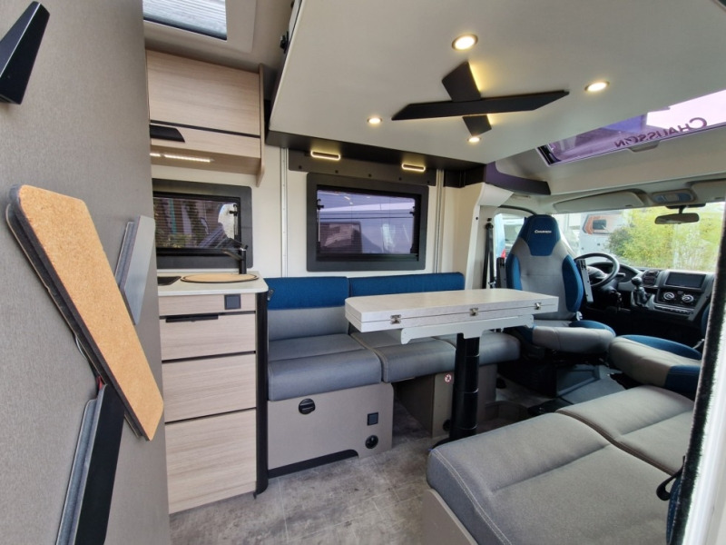 Chausson X550 - Autorulotă semi-integrată: Foto 4 Chausson X550 - Autorulotă semi-integrată: Foto 4