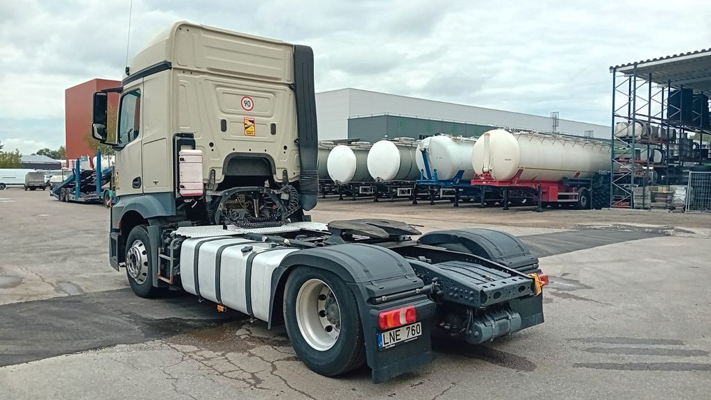 Mercedes-Benz ADR Actros 1843 - Cap tractor: Foto 4 Mercedes-Benz ADR Actros 1843 - Cap tractor: Foto 4