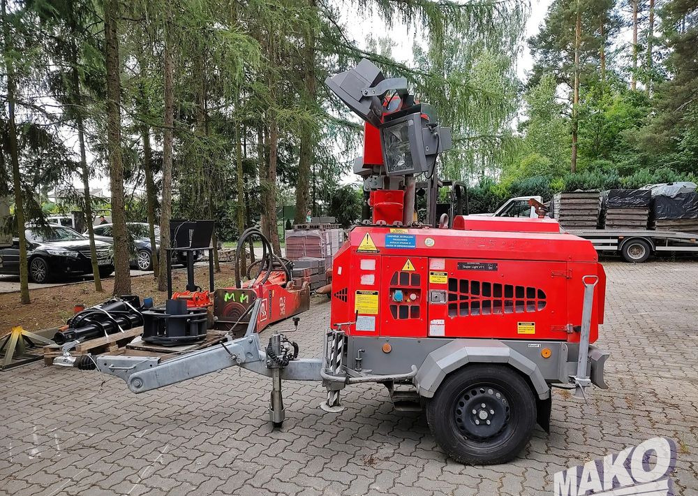 Wieża oświetleniowa Generac Superlight VT1 - Turnul de iluminat: Foto 2 Wieża oświetleniowa Generac Superlight VT1 - Turnul de iluminat: Foto 2