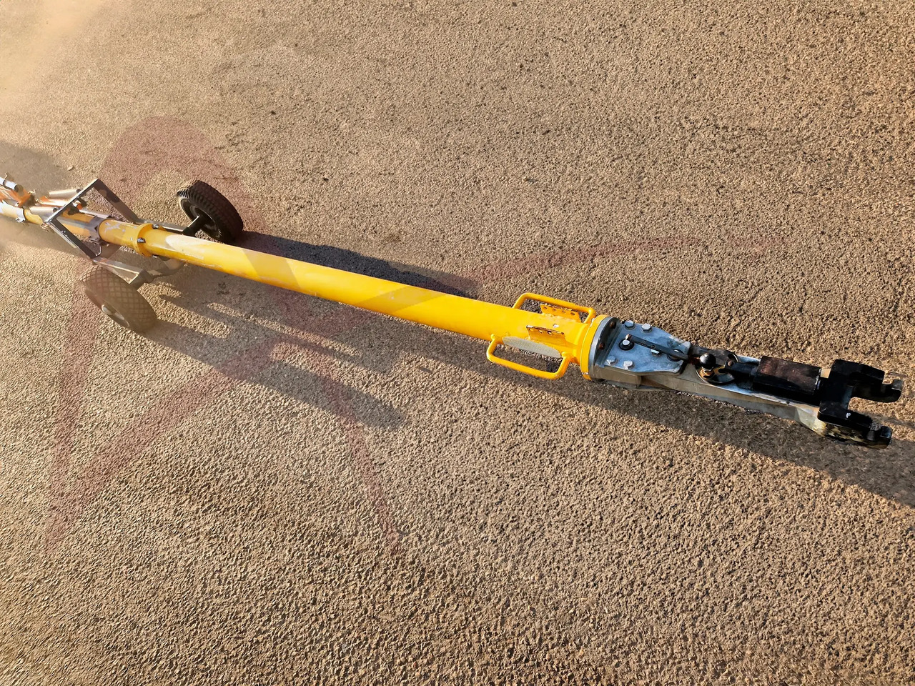 HYDRO TOWE 170-C4 - Echipamente aeroportuare: Foto 1 HYDRO TOWE 170-C4 - Echipamente aeroportuare: Foto 1