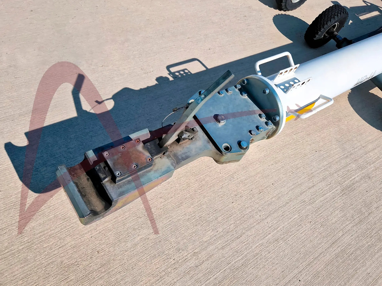 HYDRO TOWUNIV-2 - Echipamente aeroportuare: Foto 2 HYDRO TOWUNIV-2 - Echipamente aeroportuare: Foto 2