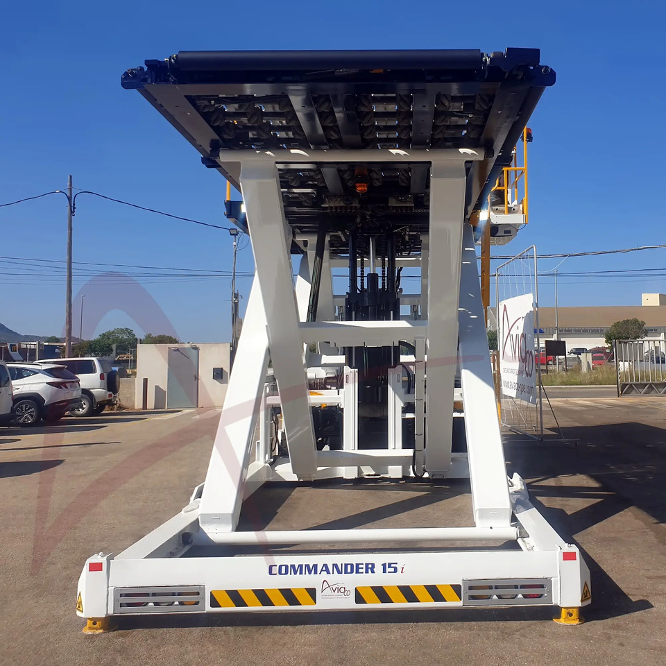JBT AEROTECH COMMANDER 15iS - Încărcător de containere/ Palete: Foto 4 JBT AEROTECH COMMANDER 15iS - Încărcător de containere/ Palete: Foto 4
