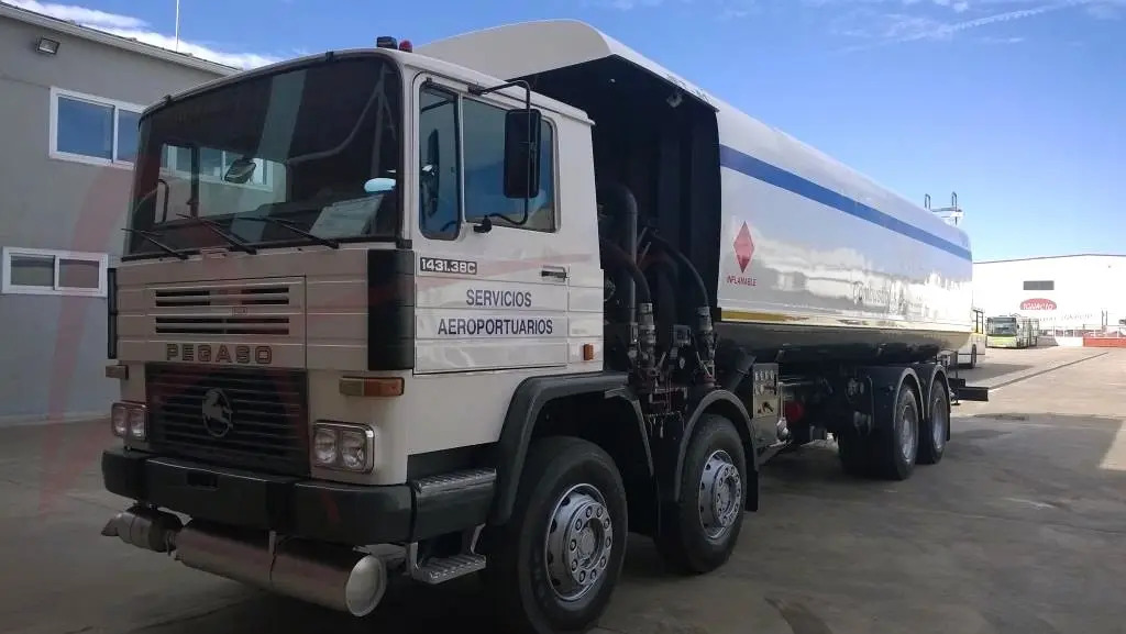 JET A1 - Camion cisternă: Foto 1 JET A1 - Camion cisternă: Foto 1