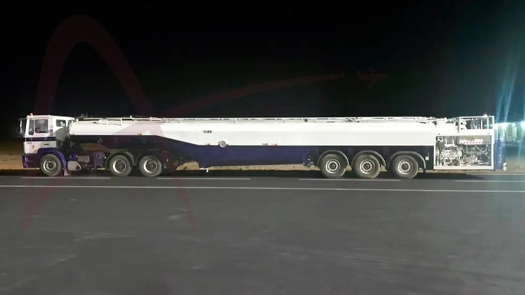 MAN 33-343 - Camion cisternă: Foto 4 MAN 33-343 - Camion cisternă: Foto 4