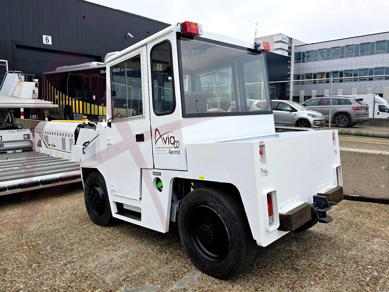 ROFAN ZD80 - Tractor pentru bagaje: Foto 3 ROFAN ZD80 - Tractor pentru bagaje: Foto 3