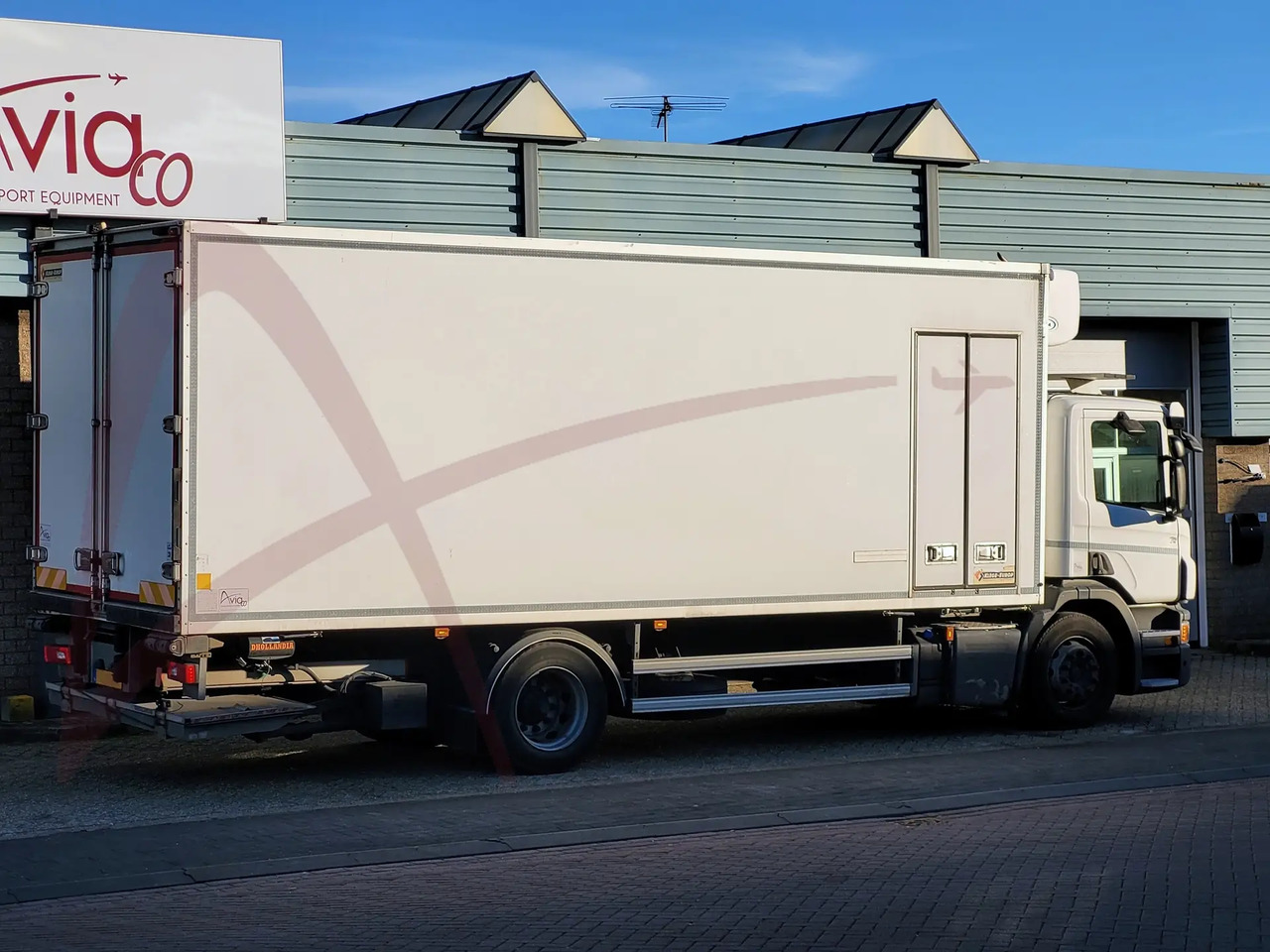 SCANIA SCANIA P250 - Camion frigider: Foto 2 SCANIA SCANIA P250 - Camion frigider: Foto 2
