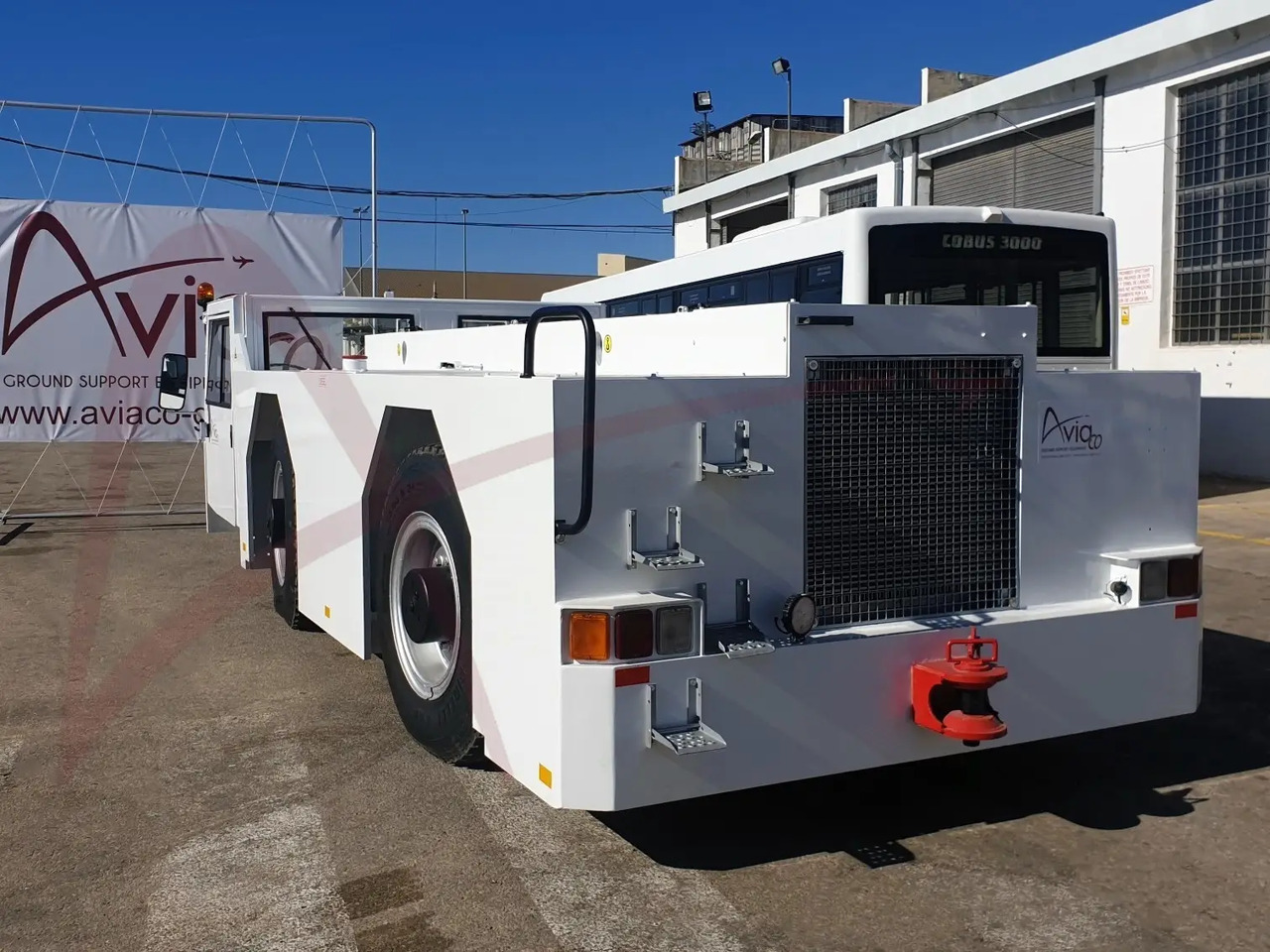 SCHOPF F180 - Tractor pentru aeronave: Foto 5 SCHOPF F180 - Tractor pentru aeronave: Foto 5