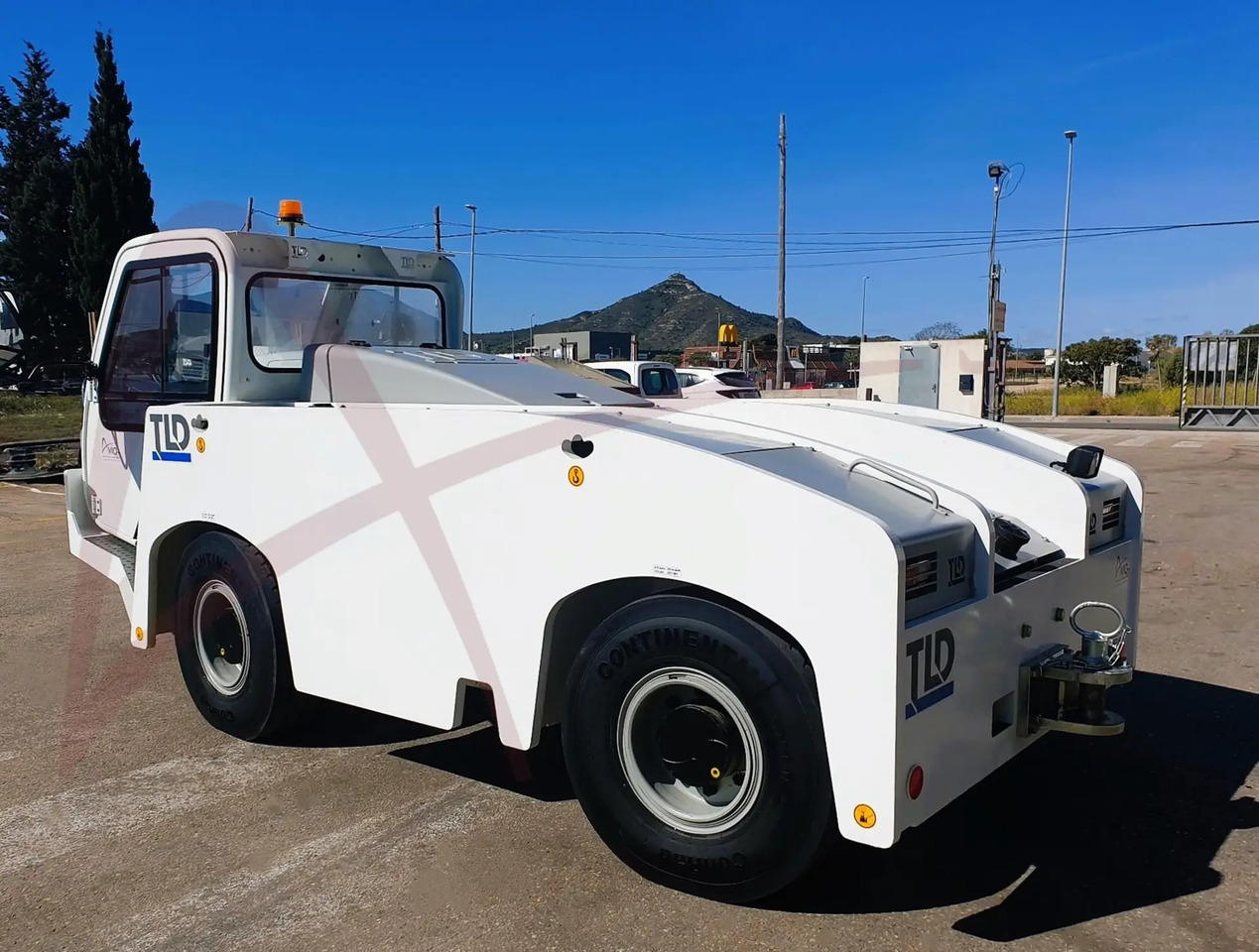 TLD TMX-150/12 - Tractor pentru aeronave: Foto 1 TLD TMX-150/12 - Tractor pentru aeronave: Foto 1