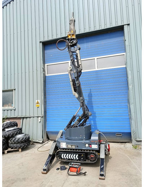 Brokk euroimplementos RDC1510 180 husqvarna robot remote - Excavator pe şenile: Foto 2 Brokk euroimplementos RDC1510 180 husqvarna robot remote - Excavator pe şenile: Foto 2