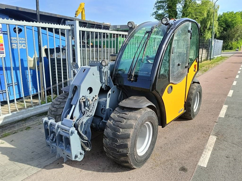 Giant 4548 Tendo verreiker 4,6 m 1,7 ton telehandler CE - Stivuitor telescopic: Foto 5 Giant 4548 Tendo verreiker 4,6 m 1,7 ton telehandler CE - Stivuitor telescopic: Foto 5