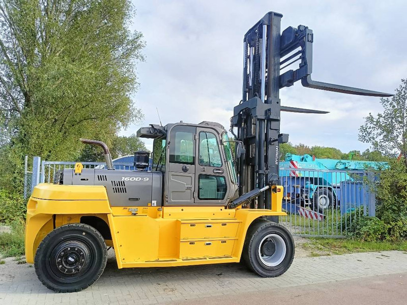 Hyundai 160 D-9 heftruck forklift stapler 16 ton CE - Stivuitor diesel: Foto 1 Hyundai 160 D-9 heftruck forklift stapler 16 ton CE - Stivuitor diesel: Foto 1