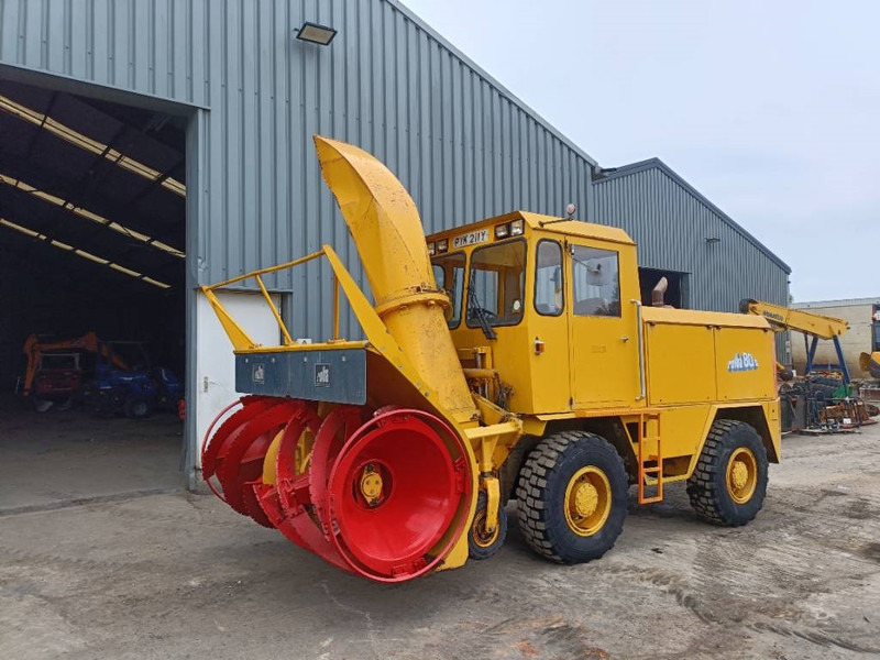 Rolba R1000 sneeuwschuiver snow blaster schnee - Utilaj deszăpezire: Foto 3 Rolba R1000 sneeuwschuiver snow blaster schnee - Utilaj deszăpezire: Foto 3