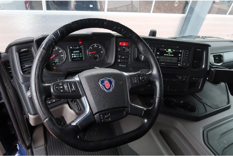 Scania P500 6x2/ FULL AIR/ HYDRAULIC/ LEATHER/ 2.950 WB/ DIFF LOCK/ SLIDE DISH - Cap tractor: Foto 2 Scania P500 6x2/ FULL AIR/ HYDRAULIC/ LEATHER/ 2.950 WB/ DIFF LOCK/ SLIDE DISH - Cap tractor: Foto 2