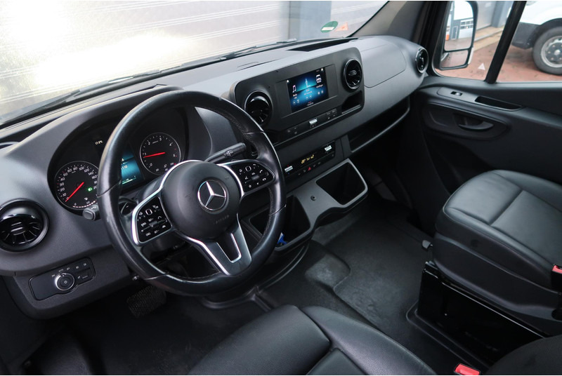 Mercedes-Benz Sprinter 319 1.9 CDI L2H1 AUT/ CAMERA/ LED/ ACC/ CLIMA/ MBUX/ TREKHAAK - Dubă: Foto 5 Mercedes-Benz Sprinter 319 1.9 CDI L2H1 AUT/ CAMERA/ LED/ ACC/ CLIMA/ MBUX/ TREKHAAK - Dubă: Foto 5