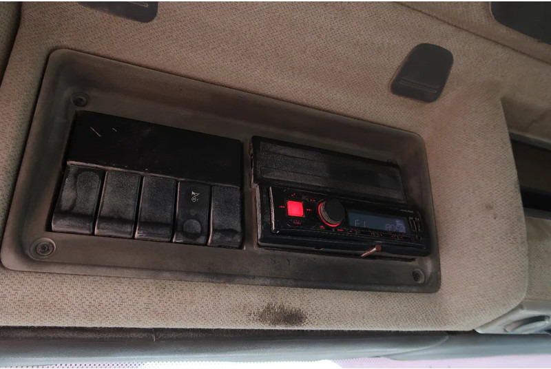 Autobetonieră Renault Kerax 370 8X4/ MIXER/ BARYVAL 9 M3/ CRUISE CONTROL/: Foto 14 Autobetonieră Renault Kerax 370 8X4/ MIXER/ BARYVAL 9 M3/ CRUISE CONTROL/: Foto 14