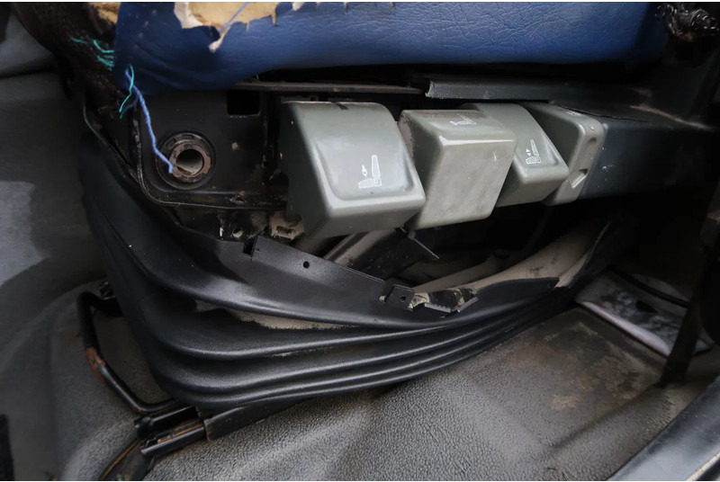 Autobetonieră Renault Kerax 370 8X4/ MIXER/ BARYVAL 9 M3/ CRUISE CONTROL/: Foto 16 Autobetonieră Renault Kerax 370 8X4/ MIXER/ BARYVAL 9 M3/ CRUISE CONTROL/: Foto 16