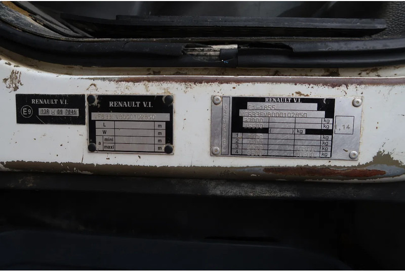 Autobetonieră Renault Kerax 370 8X4/ MIXER/ BARYVAL 9 M3/ CRUISE CONTROL/: Foto 19 Autobetonieră Renault Kerax 370 8X4/ MIXER/ BARYVAL 9 M3/ CRUISE CONTROL/: Foto 19