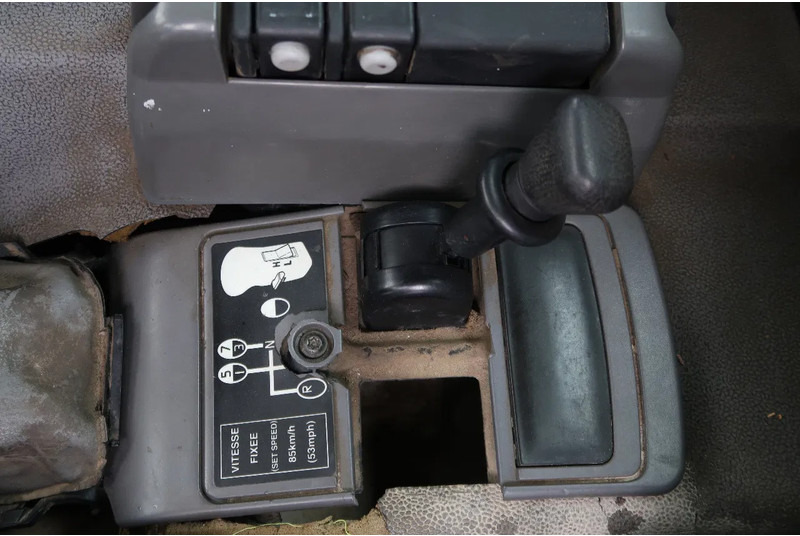 Autobetonieră Renault Kerax 370 8X4/ MIXER/ BARYVAL 9 M3/ CRUISE CONTROL/: Foto 6 Autobetonieră Renault Kerax 370 8X4/ MIXER/ BARYVAL 9 M3/ CRUISE CONTROL/: Foto 6