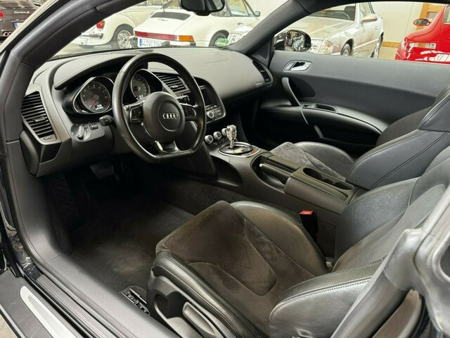 AUDI R8 4.2 FSI V8 quattro Coupé Neuzustand... - Automobil: Foto 4 AUDI R8 4.2 FSI V8 quattro Coupé Neuzustand... - Automobil: Foto 4