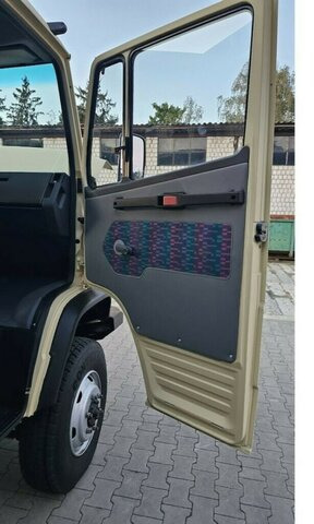 MERCEDES-BENZ 814 DA T2 Vario 4x4 Allrad... - Autoutilitară cu platformă: Foto 5 MERCEDES-BENZ 814 DA T2 Vario 4x4 Allrad... - Autoutilitară cu platformă: Foto 5