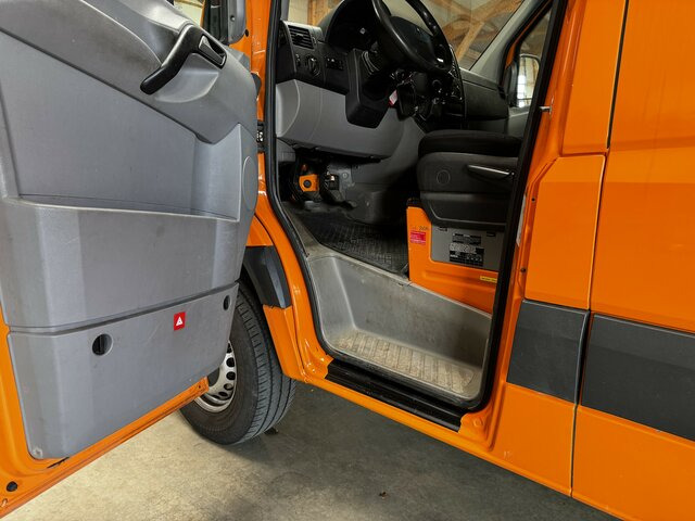 MERCEDES-BENZ Sprinter 316 CDI 4x4 Allrad L2H2 1. Hand! - Dubă, Autoutilitară cabină dublă: Foto 3 MERCEDES-BENZ Sprinter 316 CDI 4x4 Allrad L2H2 1. Hand! - Dubă, Autoutilitară cabină dublă: Foto 3