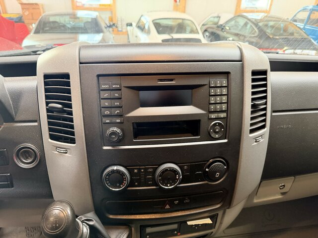 MERCEDES-BENZ Sprinter 316 CDI Pritsche 4x4 Allrad Plane... - Autoutilitară cu platformă: Foto 5 MERCEDES-BENZ Sprinter 316 CDI Pritsche 4x4 Allrad Plane... - Autoutilitară cu platformă: Foto 5