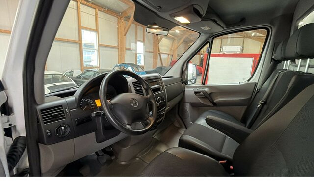 MERCEDES-BENZ Sprinter 316 CDI Pritsche 4x4 Allrad Plane... - Autoutilitară cu platformă: Foto 4 MERCEDES-BENZ Sprinter 316 CDI Pritsche 4x4 Allrad Plane... - Autoutilitară cu platformă: Foto 4