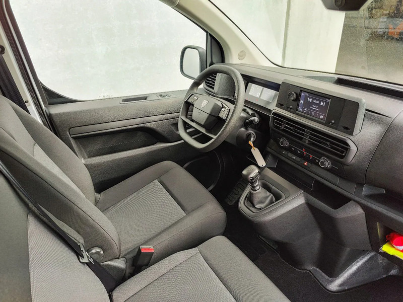 Interior photo 1: Dubă Peugeot Expert L2H1 | Leasing