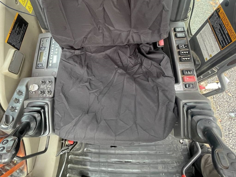 Excavator pe roţi Hitachi ZX 140 W-3: Foto 13