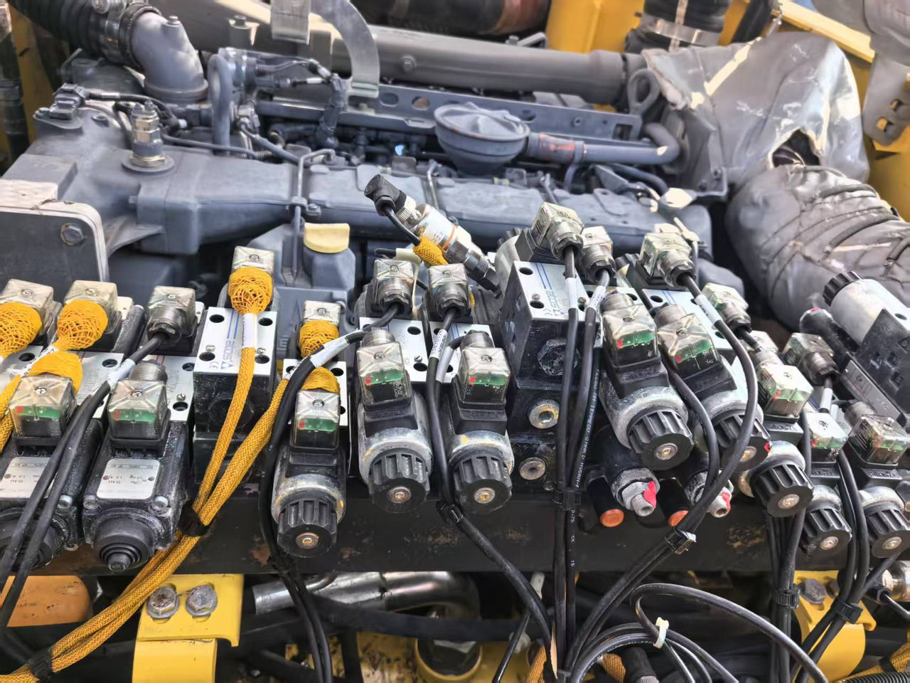 BOMAG Second Hand Asphalt Milling Machine BM2000/60 Asphalt Cold Milling Machine Price - Utilaje pentru frezare: Foto 3 BOMAG Second Hand Asphalt Milling Machine BM2000/60 Asphalt Cold Milling Machine Price - Utilaje pentru frezare: Foto 3