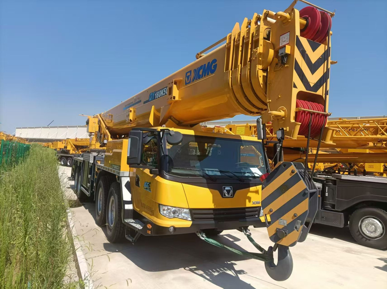XCMG Factory 180 Ton Used QY180K5C Telescopic Boom Truck Mounted Crane Price List - Automacara: Foto 2 XCMG Factory 180 Ton Used QY180K5C Telescopic Boom Truck Mounted Crane Price List - Automacara: Foto 2