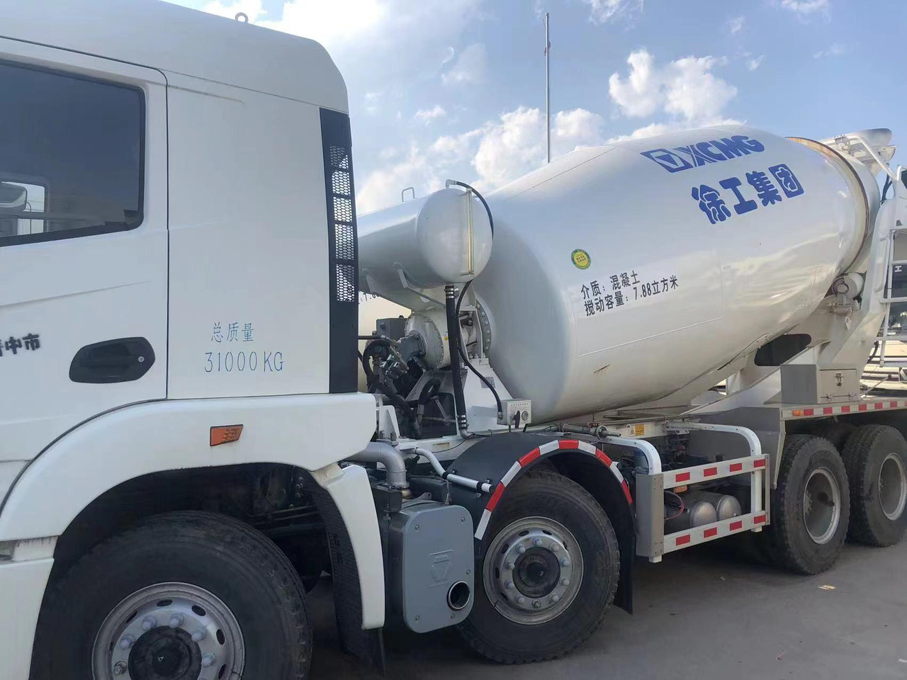 XCMG Official G12V China 12 Cubic Used Concrete Mixer Truck with Good Price - Autobetonieră: Foto 2 XCMG Official G12V China 12 Cubic Used Concrete Mixer Truck with Good Price - Autobetonieră: Foto 2